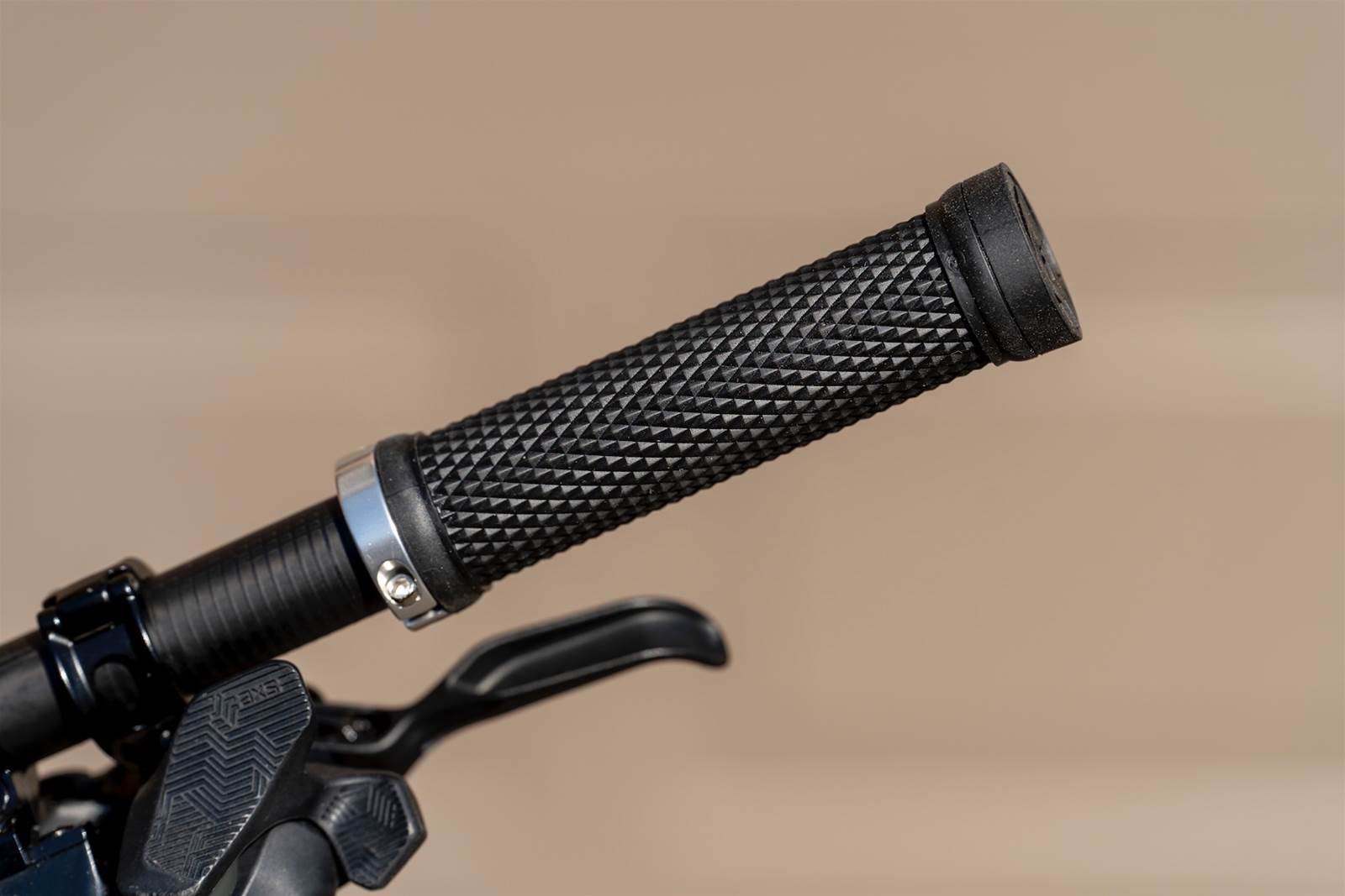 AMB MTB Grip Group Test | AMBmag.com.au