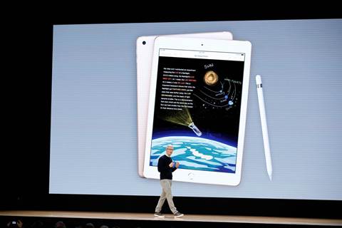Apple unveils new iPad, education software to win back schools