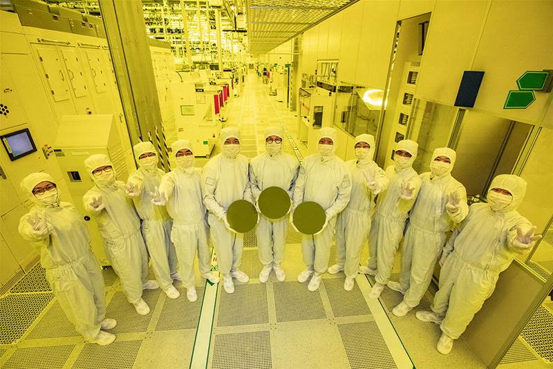Samsung starts 3-nanometre chip production