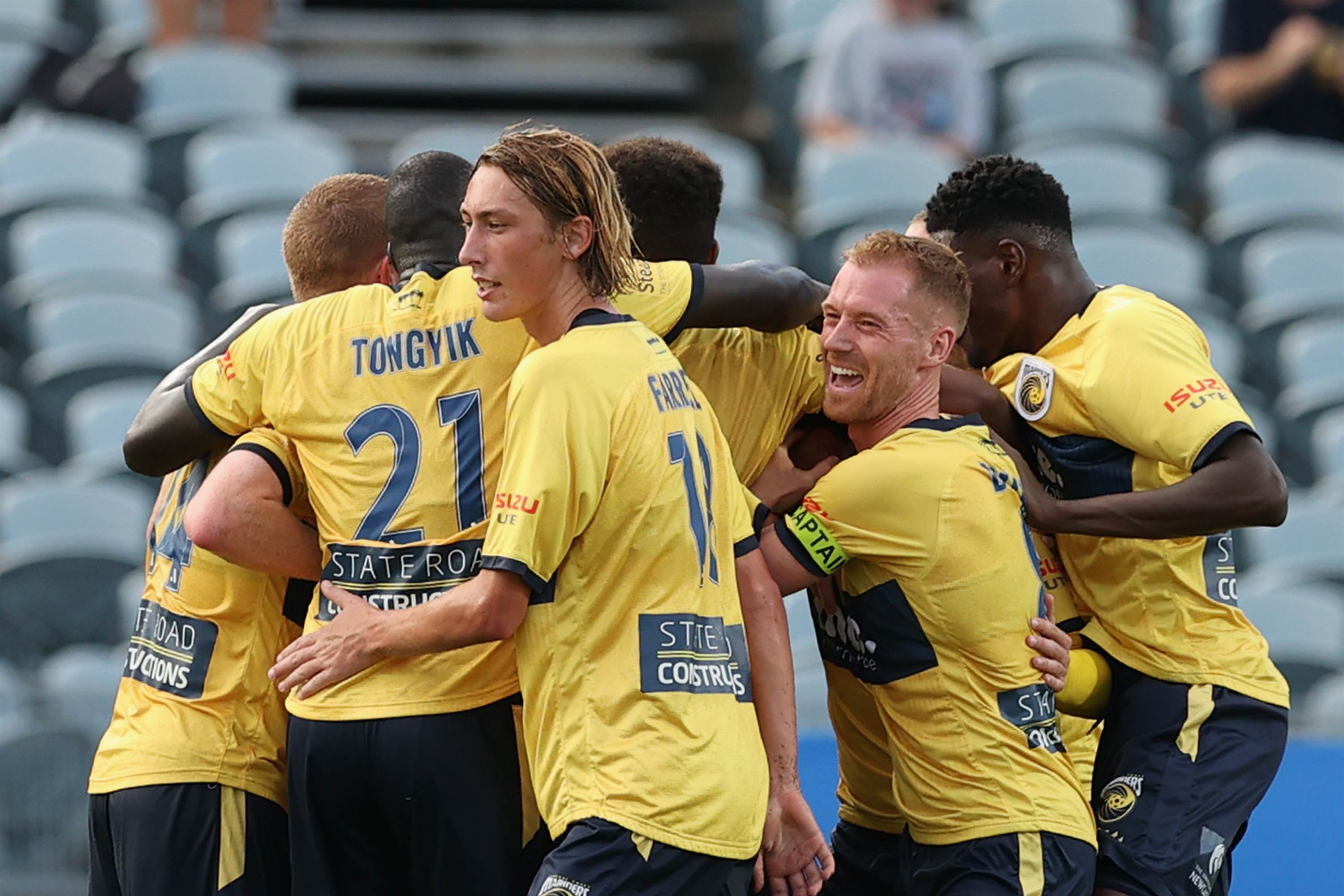 Central Coast Mariners sink Adelaide in first ALM semi