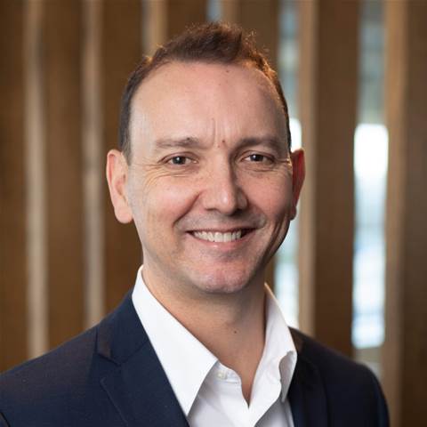 HP promotes Chris Hewlett to director of commercial channels
