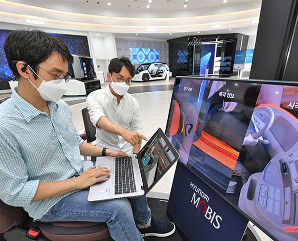 Hyundai Mobis develops world&#8217;s first &#8216;brainwave-based&#8217; device for auto industry