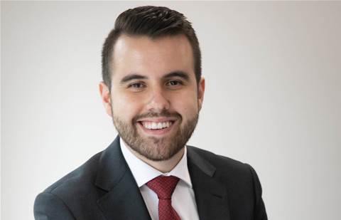 Extreme Networks signs Dicker Data & bolsters channel team