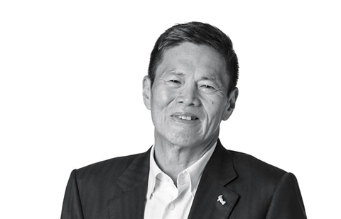 Union slams Optus chief Allen Lew's threats to fire staff over complaints surge