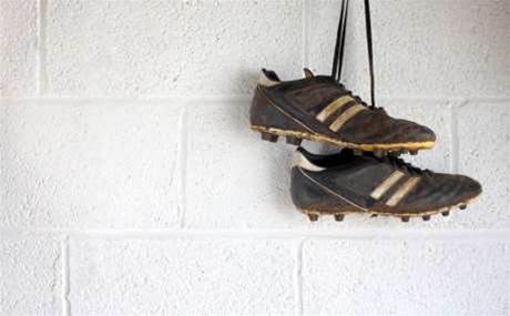 Electronics reseller punts football sponsorship after players&#8217; drunken antics