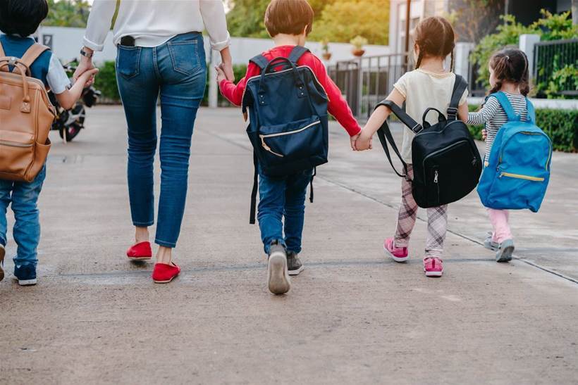 Deakin engineer connects schoolbags
