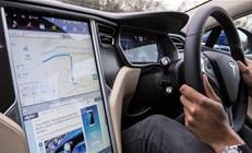 US asks Tesla why it did not recall Autopilot