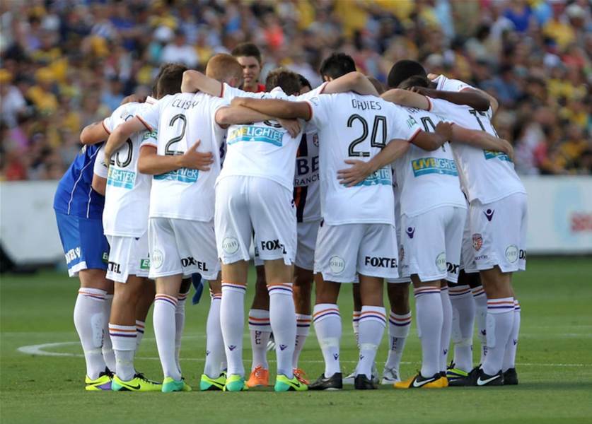 Mariners v Glory match action Mariners v Glory match action