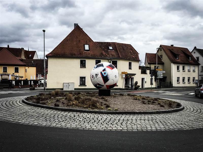 The brotherly battle behind global giants The brotherly battle behind global giants