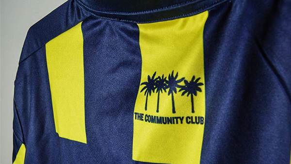 Mariners 'earn their stripes' in latest Umbro kit
