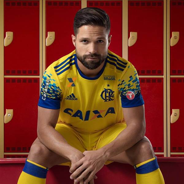 Retro sleeves in Flamengo's new away kit Retro sleeves in Flamengo's new away kit