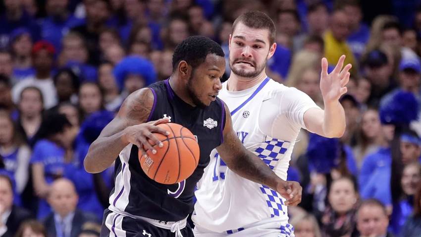 Aussie hoops' old college try Aussie hoops' old college try