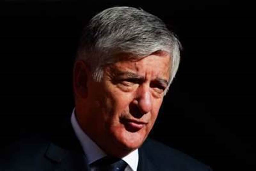 FA Chairman Welcomes Blatter Apology FA Chairman Welcomes Blatter Apology
