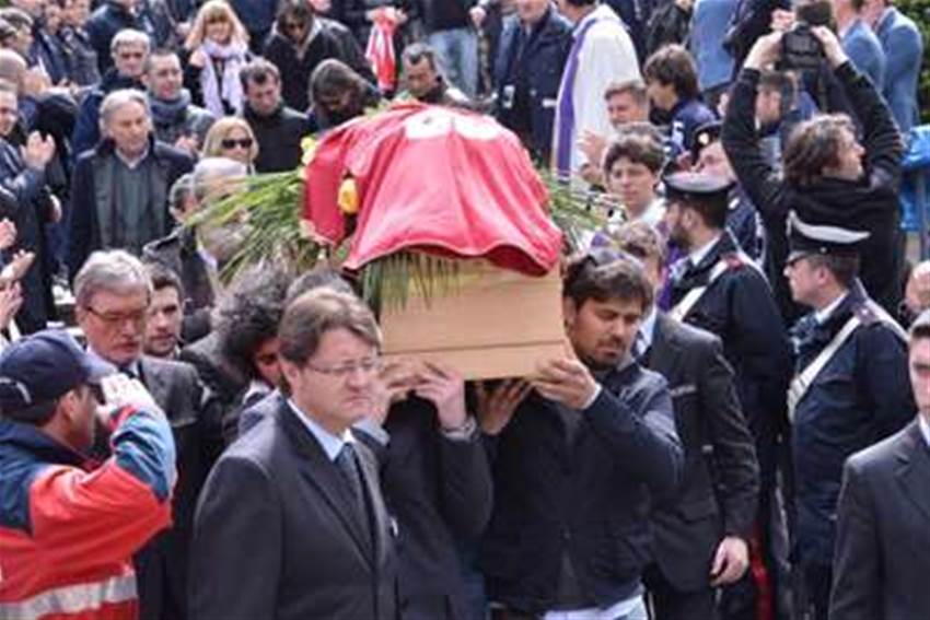 Thousands Of Mourners Attend Morosini Funeral Thousands Of Mourners Attend Morosini Funeral