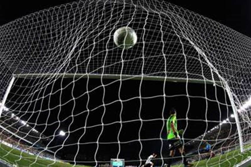 SPL Wrap: Dundee Shock Champions Celtic SPL Wrap: Dundee Shock Champions Celtic