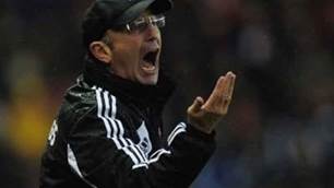 Crouch backs under-fire Pulis