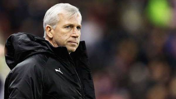 Pardew Claims To Have Board Backing