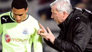 Pardew Keen To Test Transfer Market