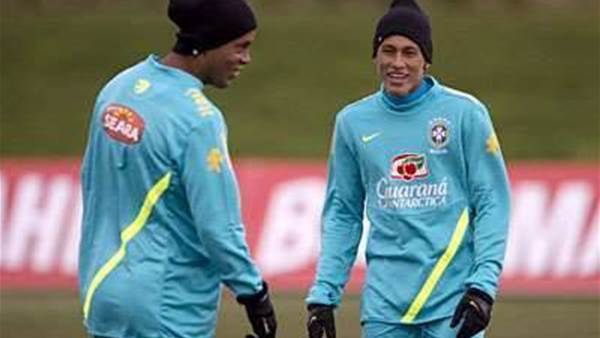 Scolari: Neymar should have gone to Barca