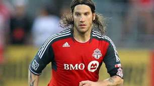Frings calls time on career