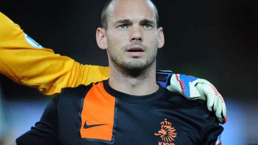 Van Gaal: Sneijder should join Chelsea