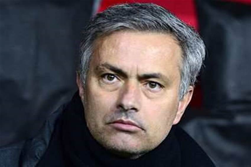 Figo backs Mourinho to stay at Real Madrid Figo backs Mourinho to stay at Real Madrid