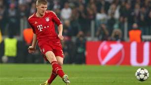 Martinez labels Schweinsteiger a 'bull'