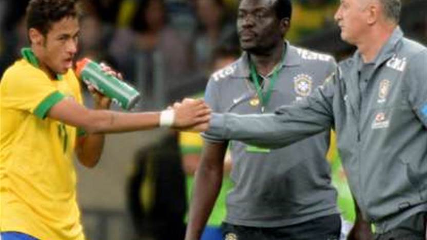 Scolari backs Neymar