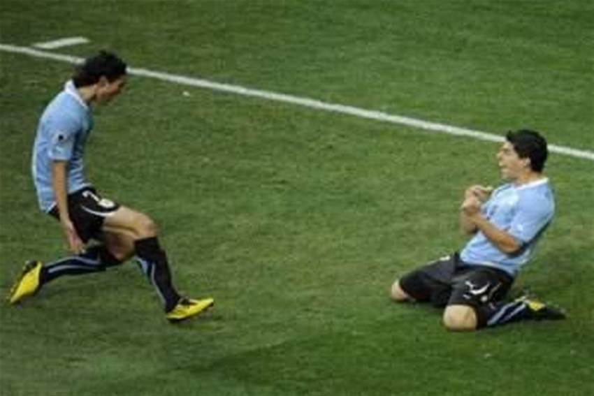 Cavani: Do not judge Suarez on his mistakes Cavani: Do not judge Suarez on his mistakes