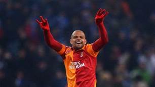 Melo considering Premier League move