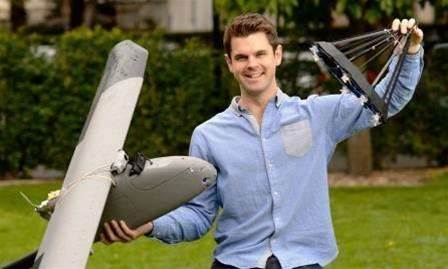 Sydney Uni researcher flies self-docking drone