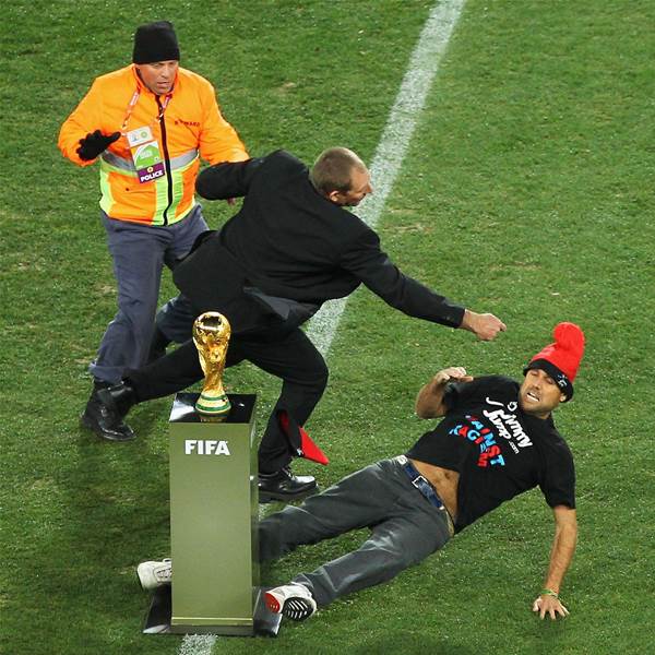 Lenient Fine for World Cup 'Thief' Lenient Fine for World Cup 'Thief'