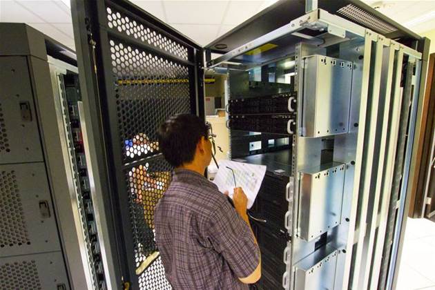 Photos: UWA installs Fornax supercomputer