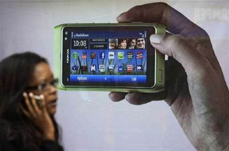 Nokia warns of power problems in N8 smartphones