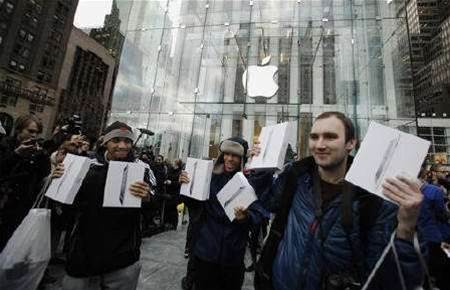 Apple iPad 2 sales seen clearing 1 million units