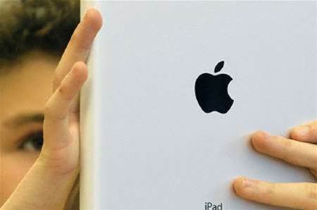 US Congress deepens Apple location tracking probe