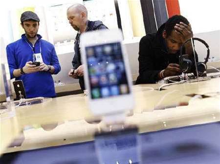 Apple chief patent lawyer leaving