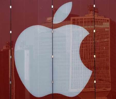 Apple taps Japan court to ban Samsung devices