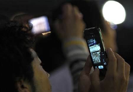 Android phone repair cost telcos billions