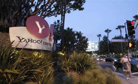 Microsoft signs Yahoo confidentiality pact