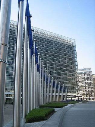 EU considers halting anti-terrorism data sharing