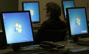 Feds still paying for Windows XP custom support