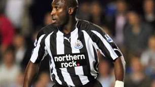 Wenger must change policy, says Campbell