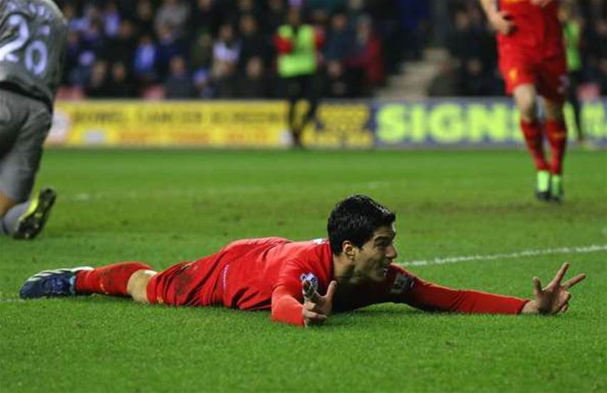 Enrique praises Suarez as Messi-like Enrique praises Suarez as Messi-like