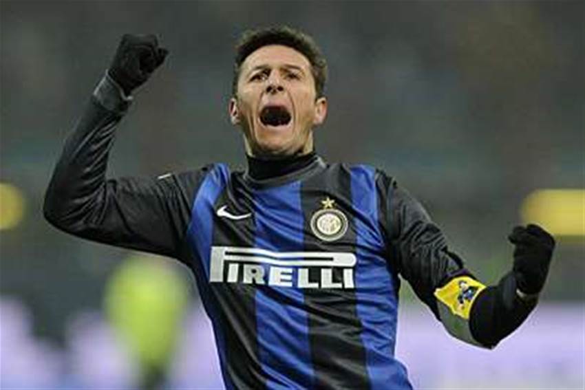 Zanetti signs one-year Inter extension