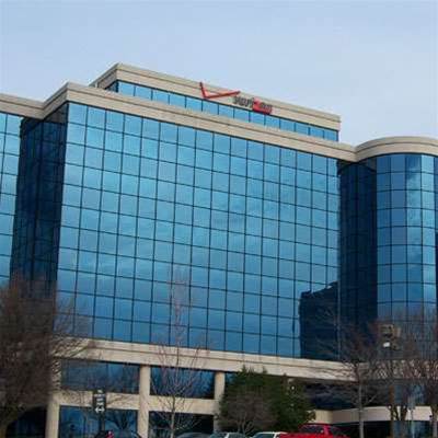 Verizon hints it could pull out of Yahoo deal after hack