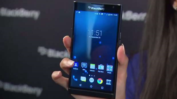 BlackBerry Priv wins praise, but price tag questioned