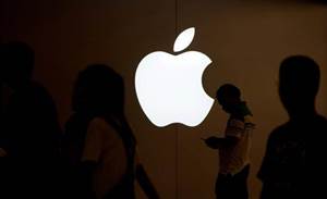 Lacklustre iPhone 8 demand drags down Apple shares