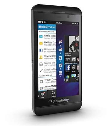 BlackBerry exits smartphone making with outsourcing plan