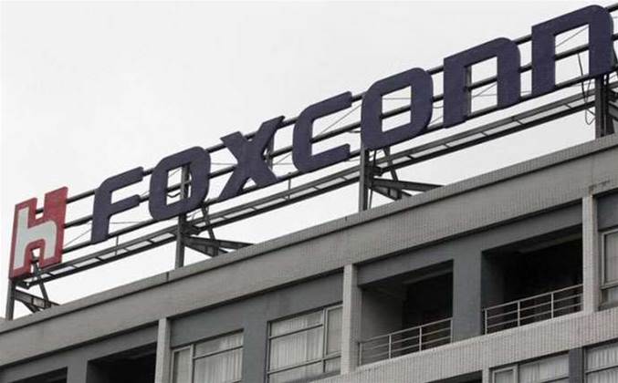 Foxconn slashes offer for Sharp